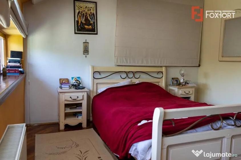 Casă cu 6 camere cu Teren 910 Mp în Crișan