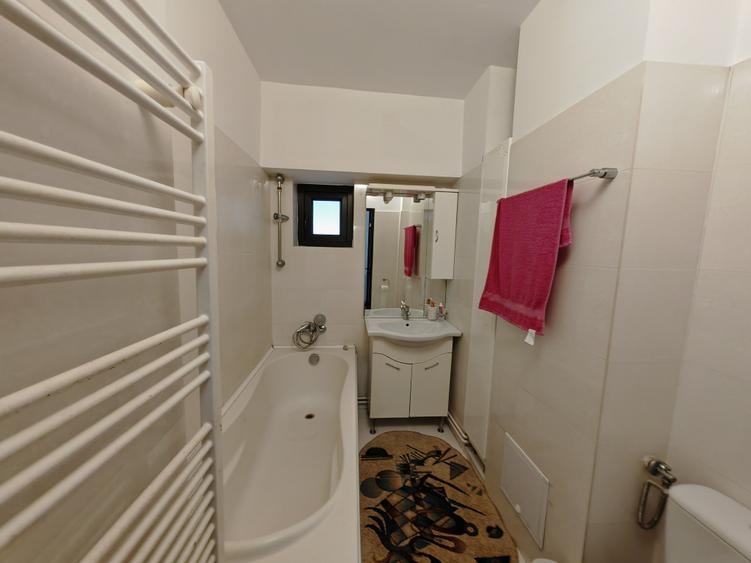 Apartament cu 3 camere decomandat, mobilat în Ștefan cel Mare
