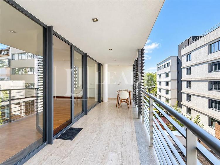 Apartament cu 4 camere decomandat, mobilat în Dorobanți