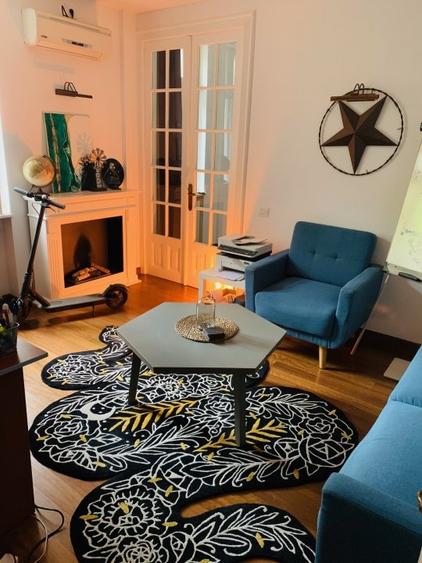 Apartament cu 6 camere circular în Romană
