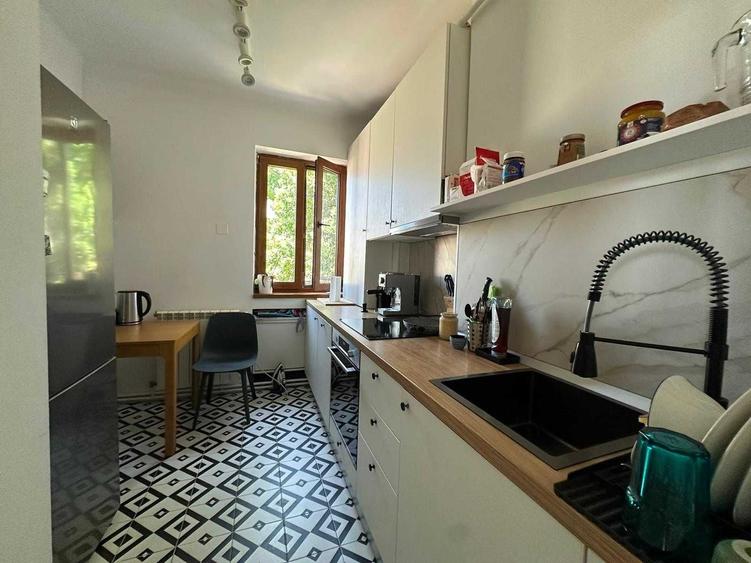 Apartament cu 3 camere semidecomandat în Ultracentral