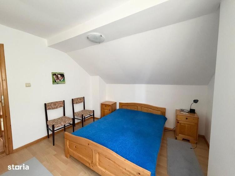 Casă cu 4 camere în Mândra