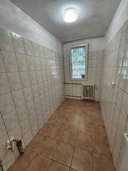 Garsonieră decomandată în Brâncoveanu