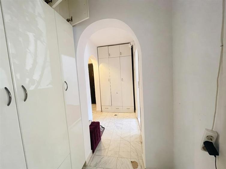 Apartament cu 3 camere decomandat în George Enescu