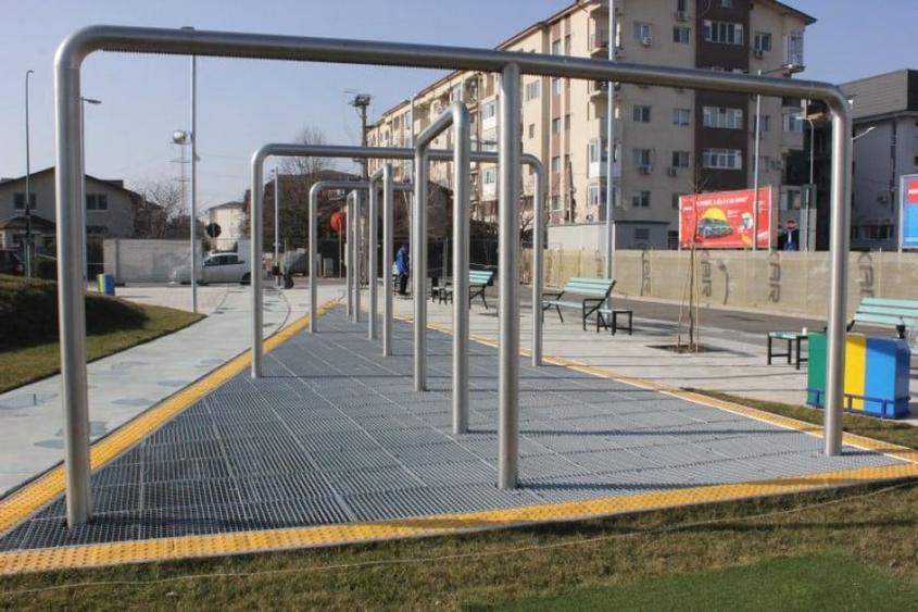 Apartament cu 2 camere semidecomandat în Apărătorii Patriei