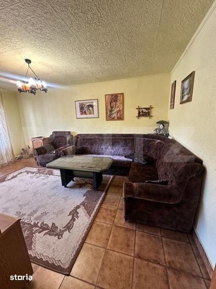 Apartament cu 4 camere decomandat în Central