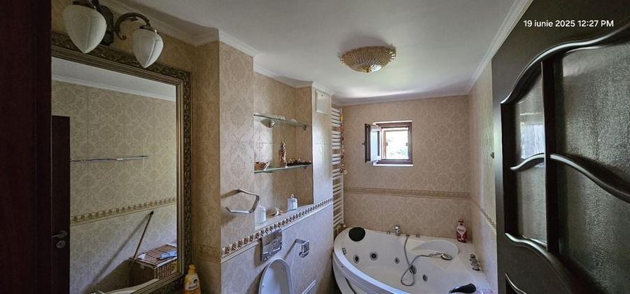 Apartament cu 3 camere decomandat, mobilat în Central