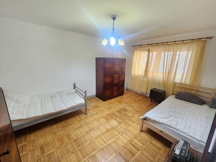 Apartament cu 3 camere decomandat, mobilat în Olimpia-Stadion