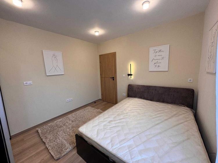 Apartament cu 2 camere decomandat în Cornișa