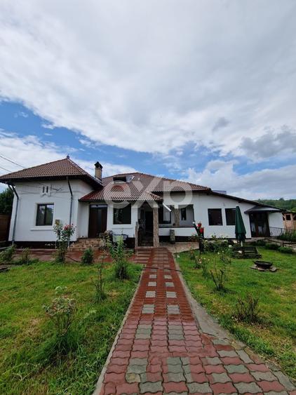 Casă individuală cu 4 camere cu Piscina în Răzvad