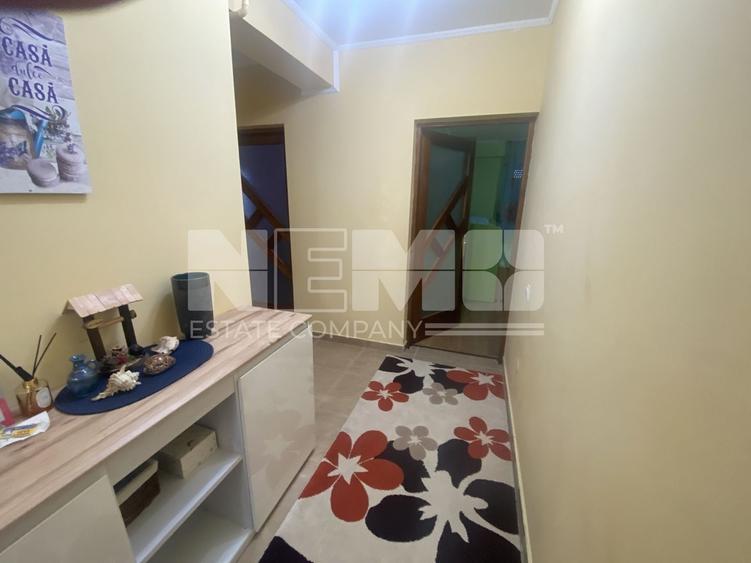 Apartament cu 3 camere semidecomandat în Exterior Vest