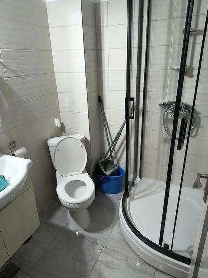 Garsonieră decomandată în Titan