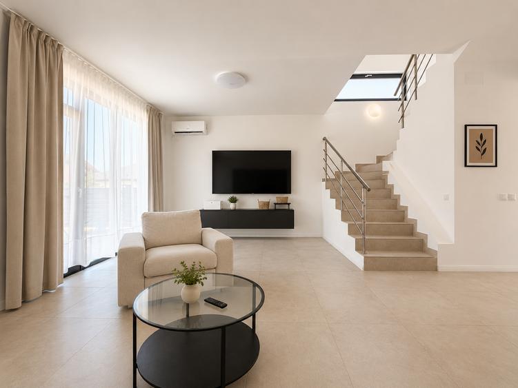 Casă individuală cu 4 camere cu Teren 300 Mp în Tunari
