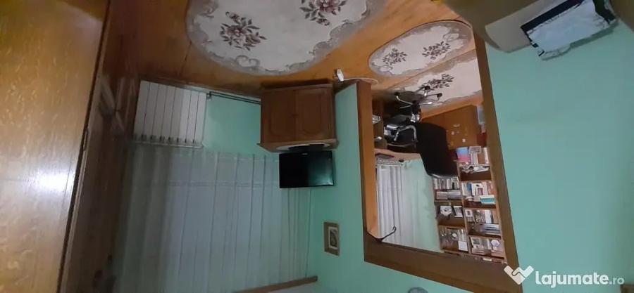 Apartament cu 3 camere decomandat în Burdujeni