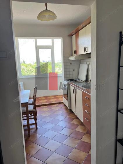 Apartament cu 3 camere decomandat în Colentina