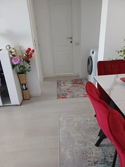 Apartament cu 3 camere decomandat în Berceni