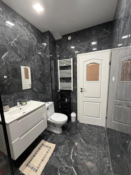 Apartament cu 3 camere decomandat în P-ța Unirii