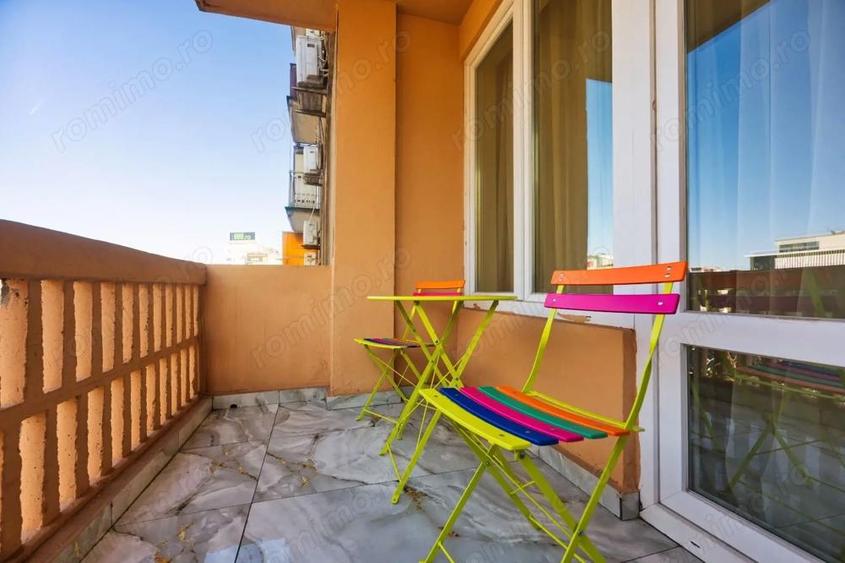 Apartament cu 3 camere semidecomandat în Romană