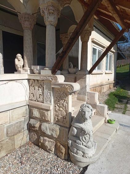 Casă cu 3 camere în Bughea de Sus