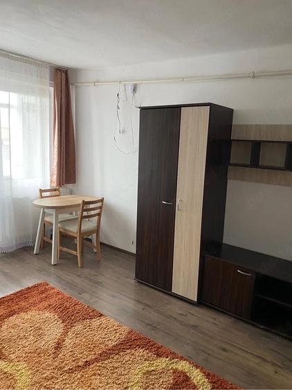 Garsonieră decomandată în Central