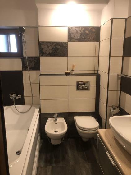 Inchiriez apartament cu 3 camere in pacurari - 9