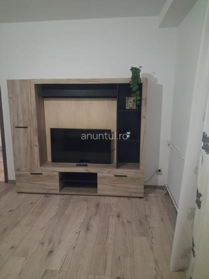 Garsonieră decomandată în Brâncoveanu