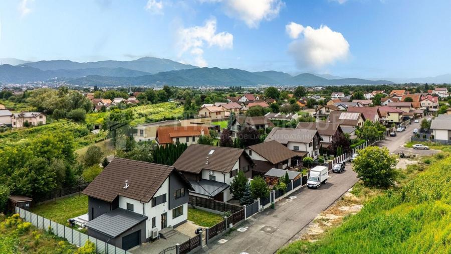 Casă individuală cu 5 camere cu Canalizare în Stupini