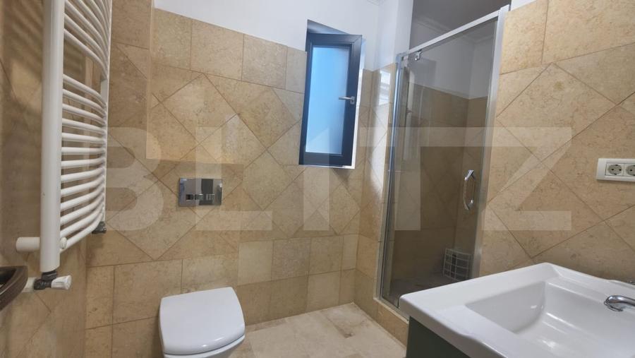 Casă individuală cu 4 camere cu Canalizare în Podul de Fier