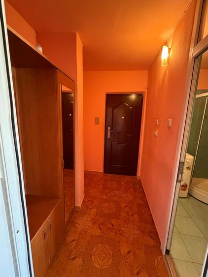 Garsonieră decomandată în Lipovei