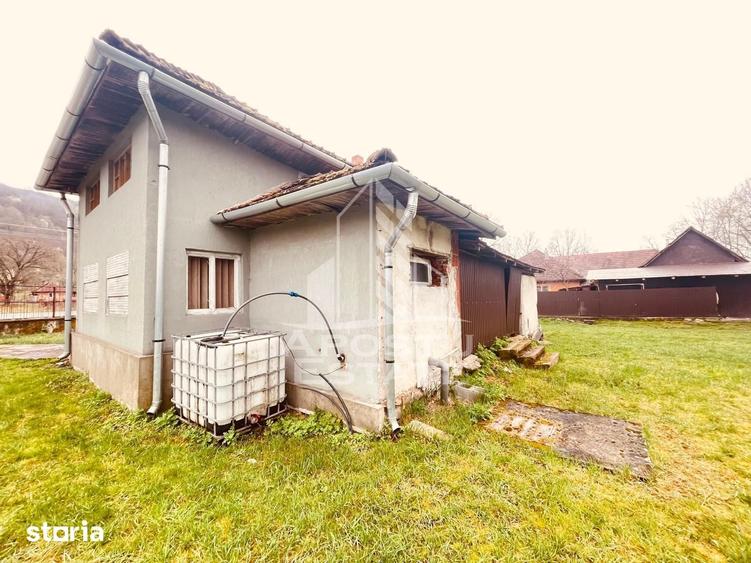 Casă cu 2 camere cu Teren 747 Mp în Almaș