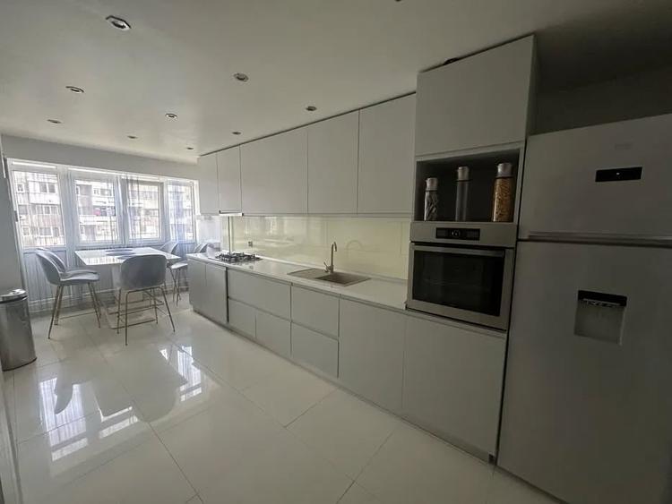 Apartament cu 3 camere decomandat în Pantelimon