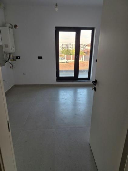 Apartament cu 4 camere decomandat în Theodor Pallady