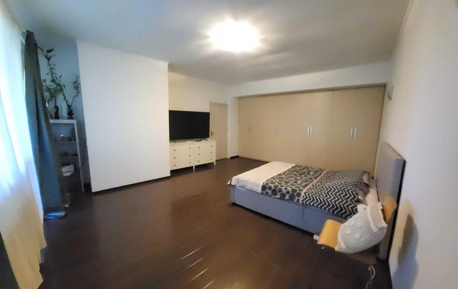 Apartament cu 3 camere decomandat în Străulești