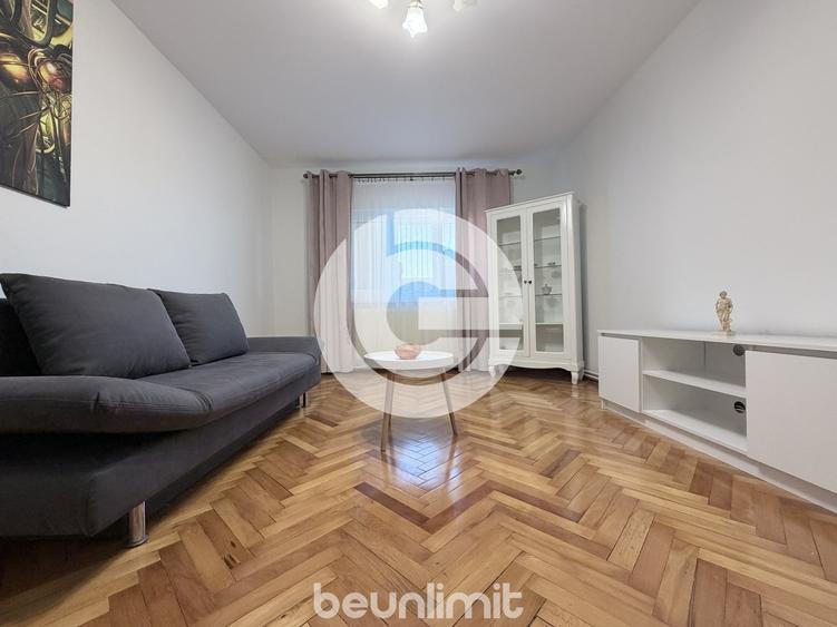 Apartament cu 3 camere decomandat, mobilat în Central