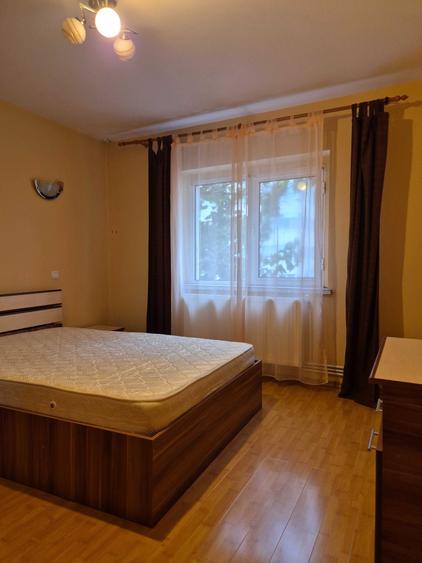 Apartament cu 2 camere decomandat în Exterior Vest