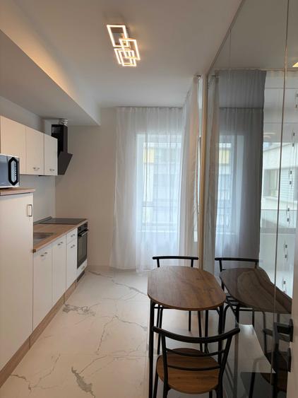 Apartament cu 2 camere decomandat în Est