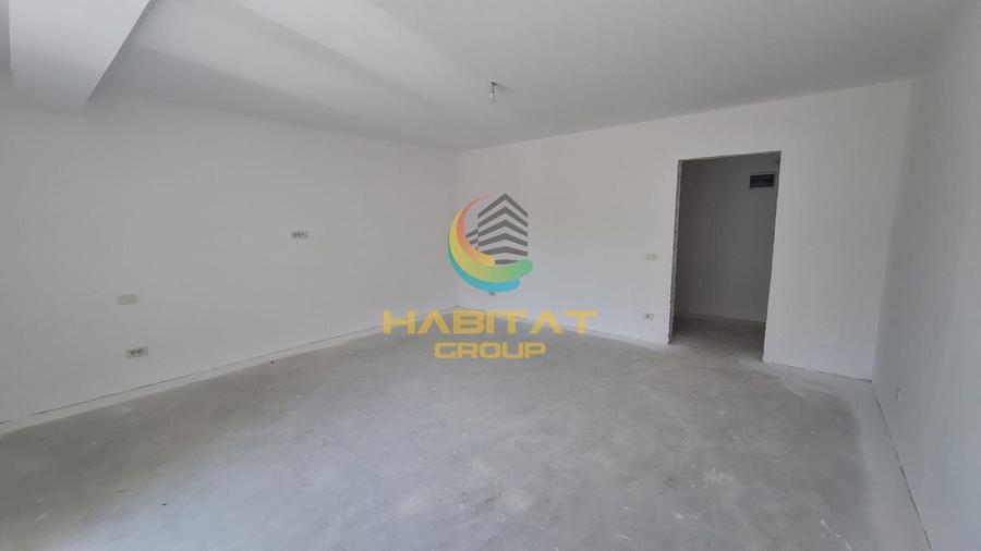 Apartament cu 3 camere semidecomandat în Berceni