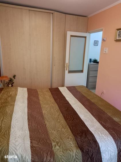 Apartament cu 3 camere decomandat în Obor
