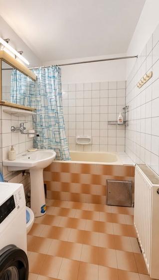 Apartament cu 2 camere decomandat în Soarelui