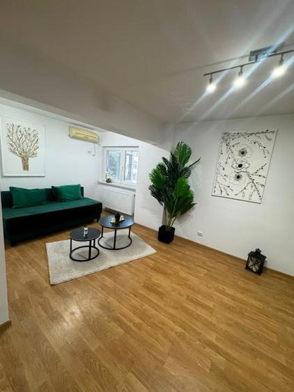 Apartament cu 2 camere decomandat, mobilat în Ultracentral
