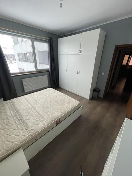 Apartament cu 3 camere decomandat în Florești