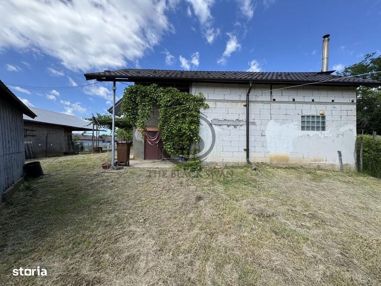Casă cu 4 camere cu Teren 3117 Mp în Dumbrăvești