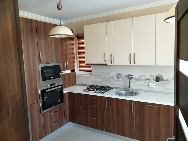 Casă cu 4 camere cu Teren 400 Mp în Iosia