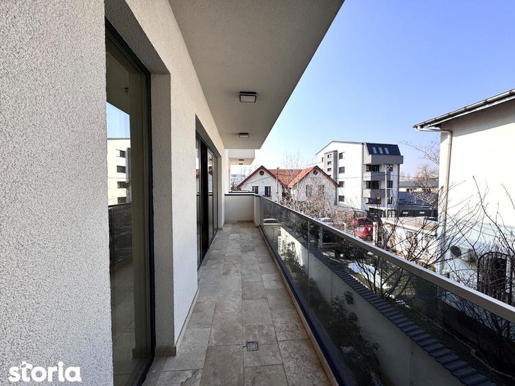 Apartament cu 3 camere în Tei