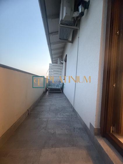 Apartament cu 3 camere semidecomandat, mobilat în Dumbrăvița