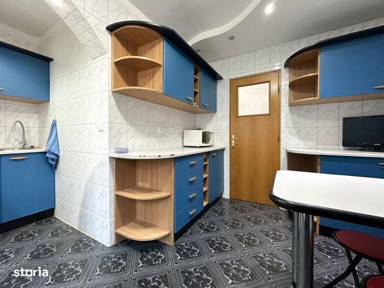 Apartament cu 3 camere, mobilat în Văcăresti