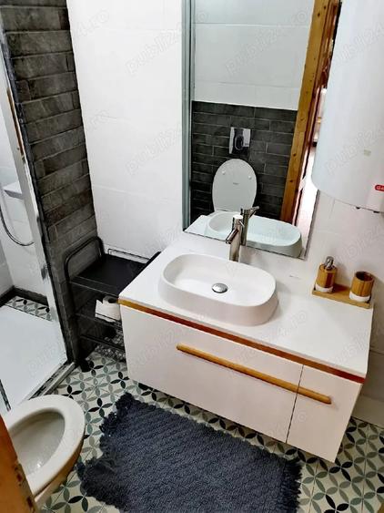 Casă cu 5 camere cu Teren 2200 Mp în Colibița