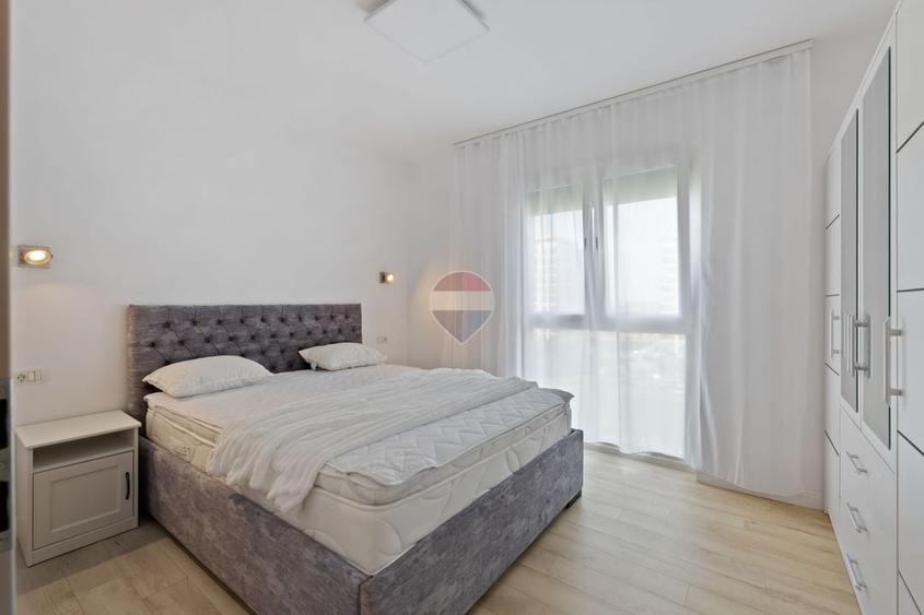 Apartament cu 3 camere semidecomandat, mobilat în UTA