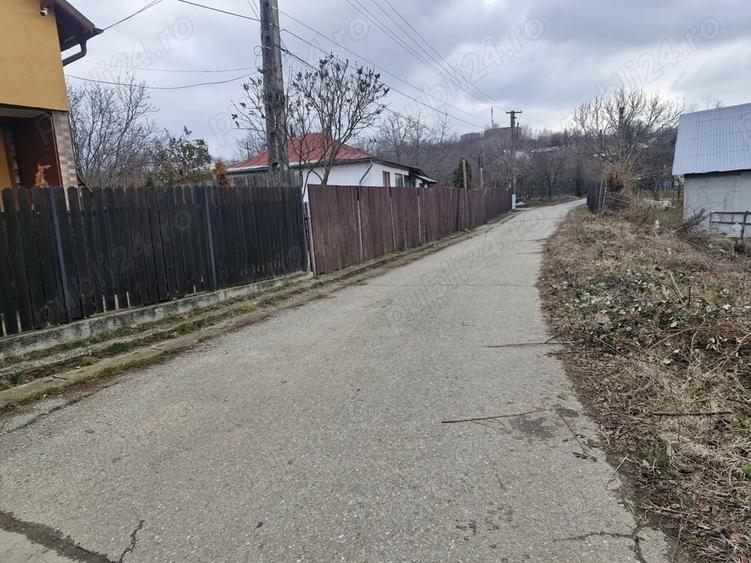 Teren de 1353 mp, în Seciu