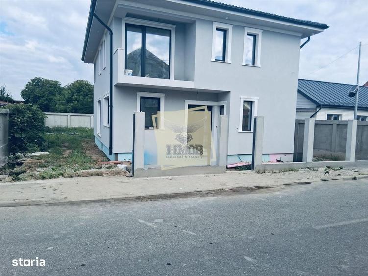 Casă cu 4 camere cu Teren 478 Mp în Cristian